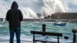 El Gobierno Vasco activa la alerta naranja por mar con olas de más de 5 metros en la costa